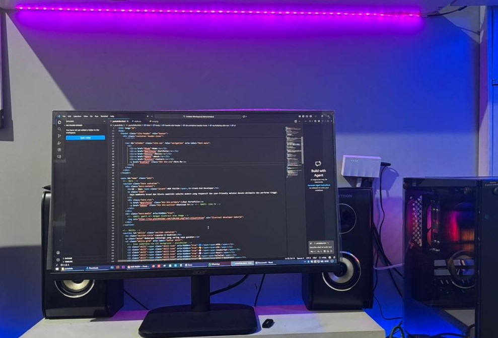 Ilustrasi developer bekerja